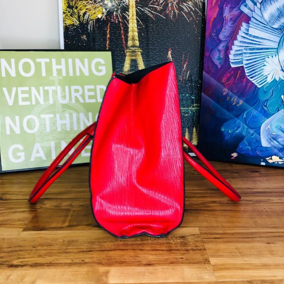Elizabeth Arden Large Red Tote NWOT - Picture 9 of 11